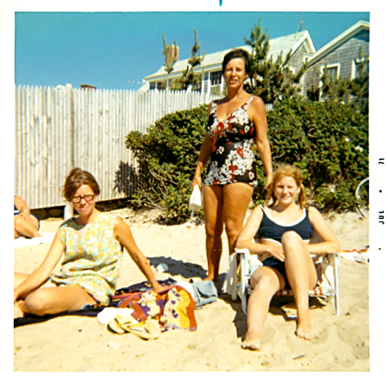 Peggy EML AnnCasper StonyBeach WoodsHole 7-17-71